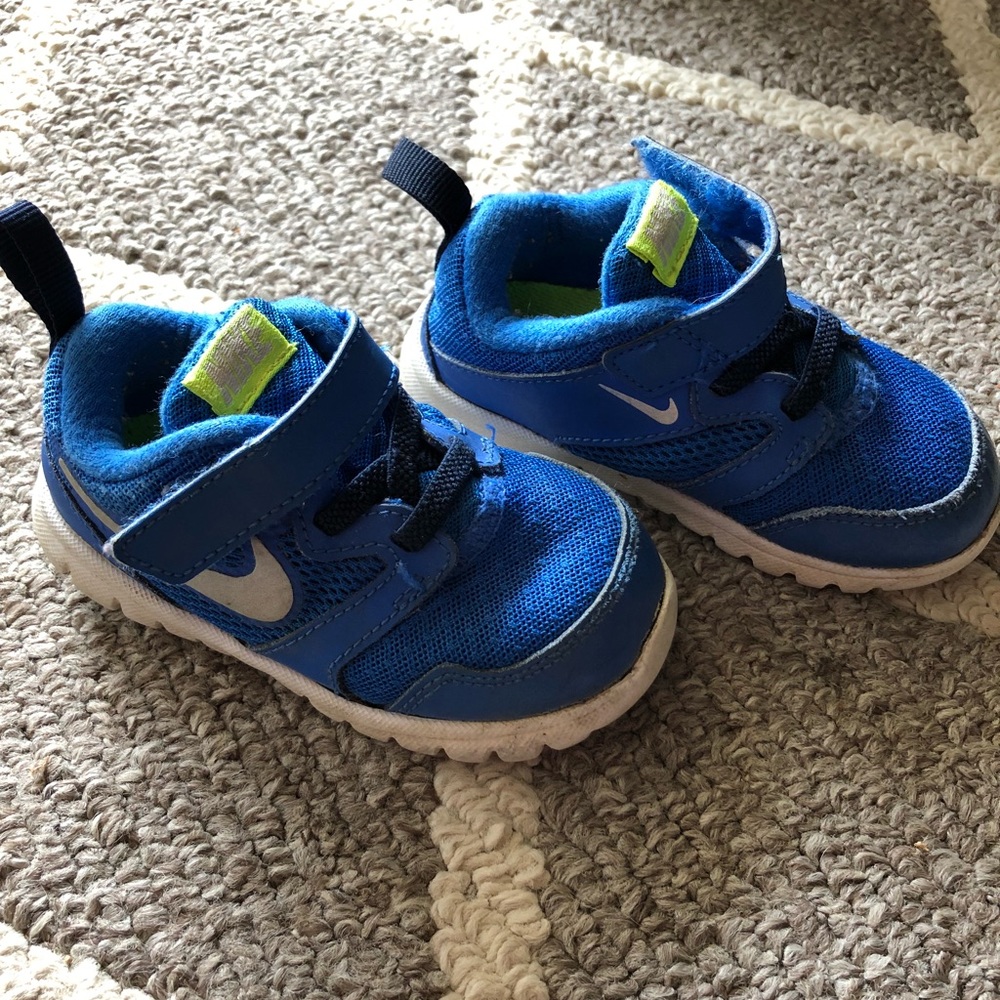 Toddler boys Nike Shoes 6c